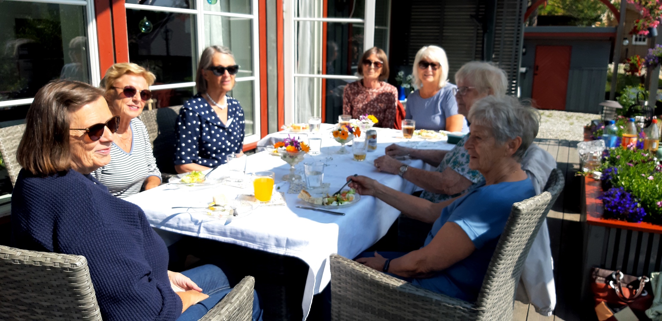 Sommer sying ut i det fri